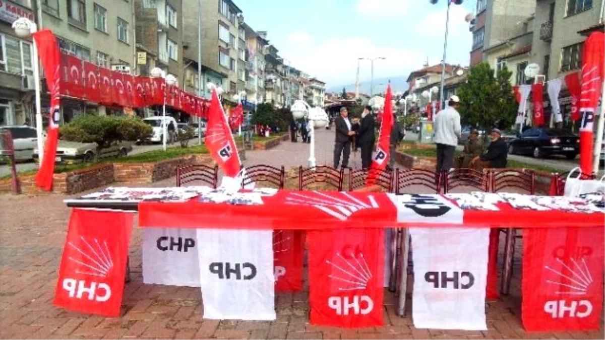CHP Kastamonu Milletvekili Adayları Tosya\'da Aşure Dağıttı