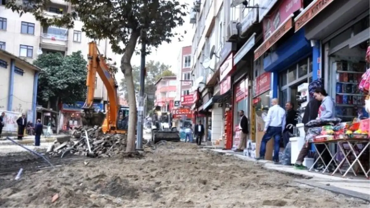 Çınarlı Caddesi Yeniden Şekilleniyor