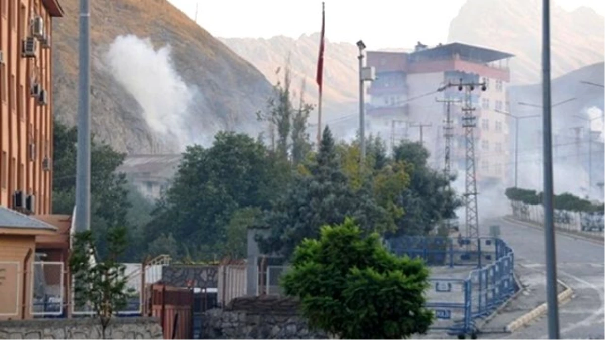PKK, Çukurca\'da Hükümet Konağına Roketli Saldırı Düzenledi