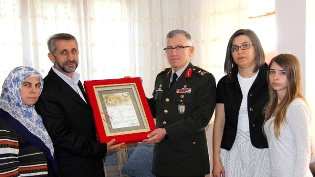 Dağlıca Şehitlerinin Ailelerine Şehadet Belgesi Verildi
