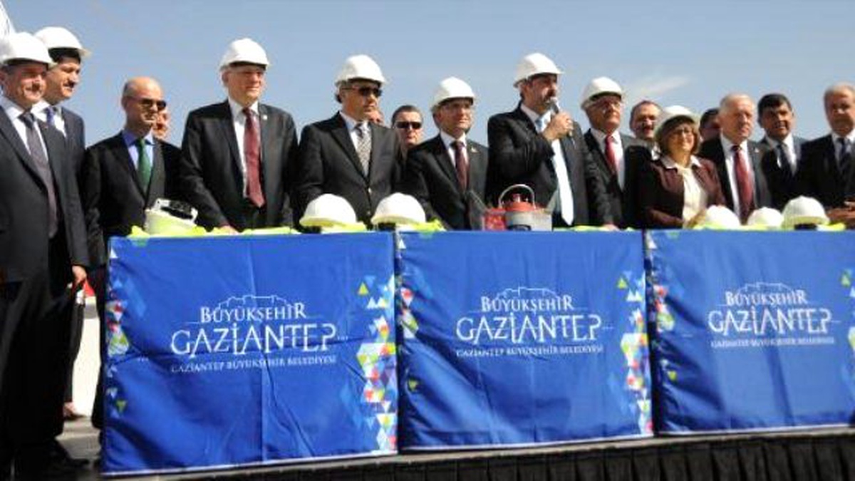 Gaziantep\'te 300 Yataklı Hastanenin Temeli Atıldı