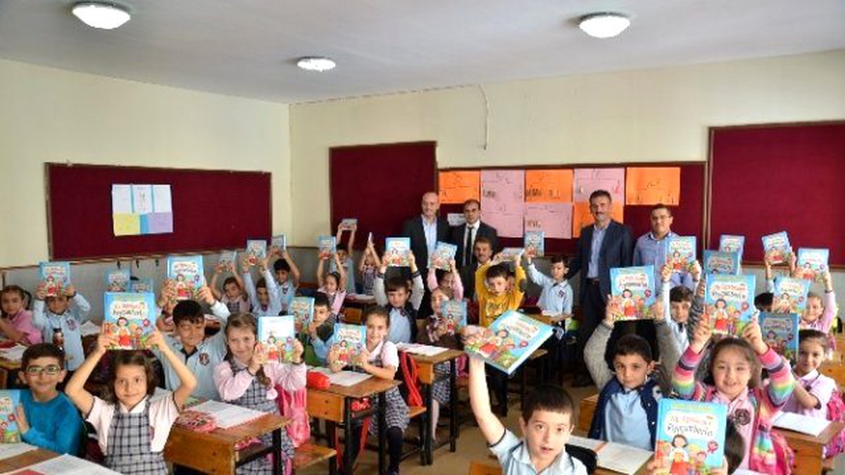 Öğrencilere Okuma Yazma Öğrenim Seti ve Kitap