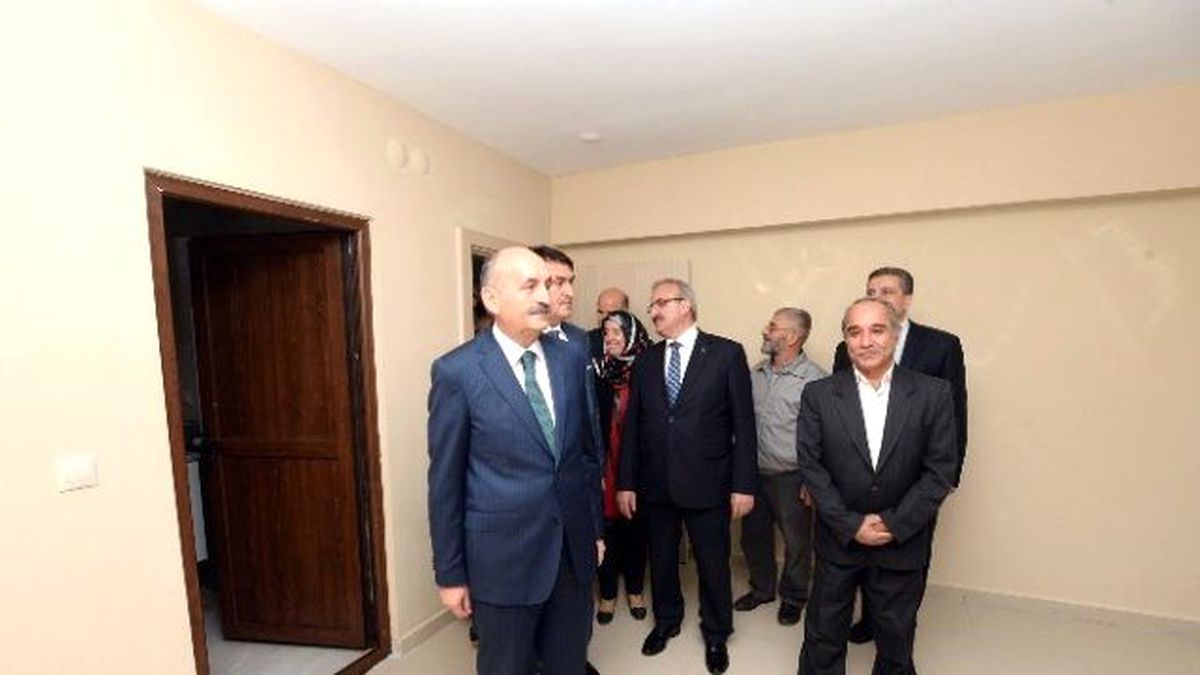 Sakarya Kimsesizler Evi\'ni Bakan Müezzinoğlu Açtı