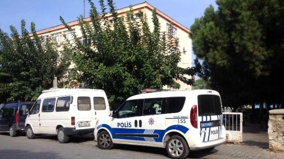 Saruhanlı\'da Hdp\'ye Terör Operasyonu: 14 Gözaltı