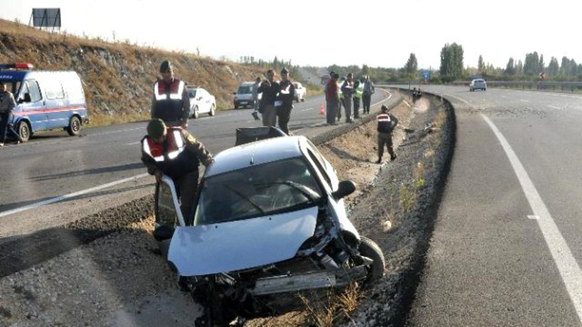 Afyonkarahisar\'da Trafik Kazası; 2 Yaralı