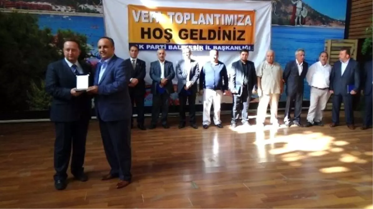 AK Parti\'den Edremit\'te Vefa Toplantısı