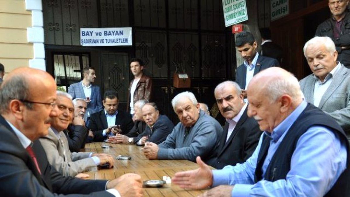 Ak Partili Kıyıklık, CHP Genel Başkan Yardımcısı Bekaroğlu\'ndan Oy İstedi