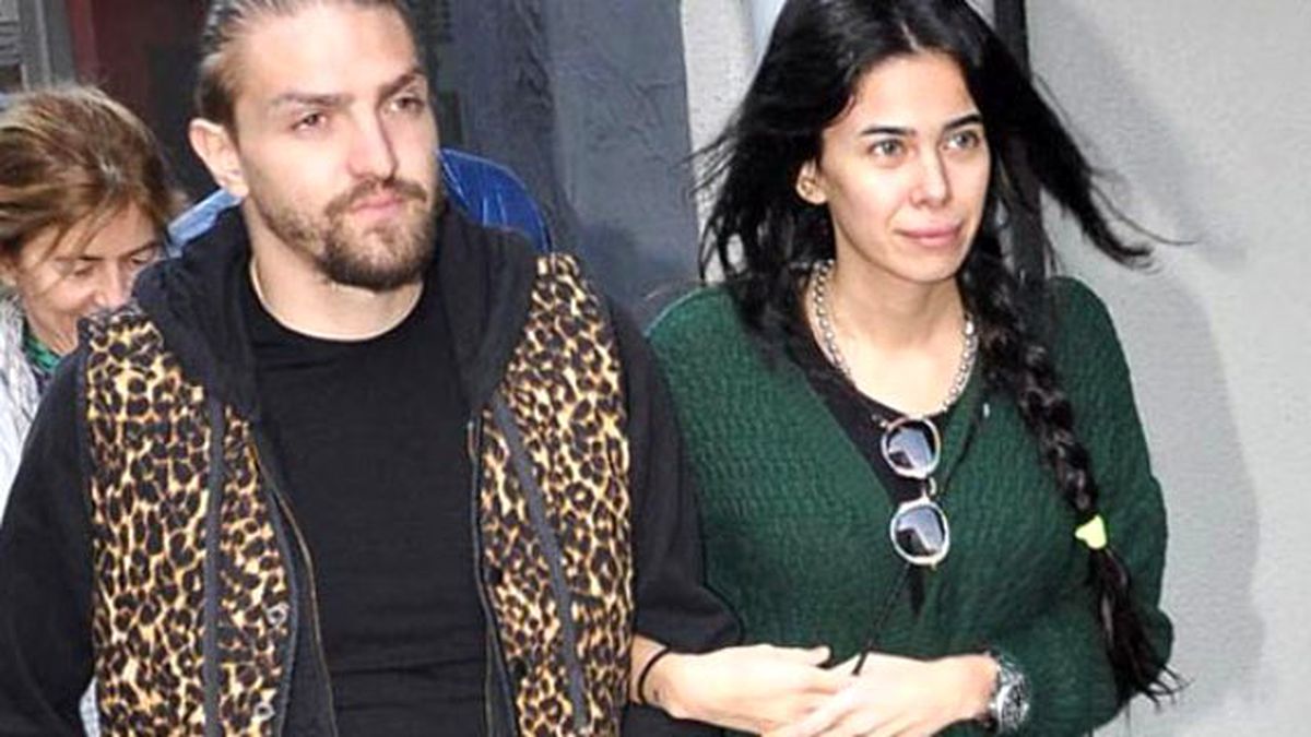 Erkin Çiftinin 4 Milyon Dolara Yaptırdığı Camdan Malikanesi