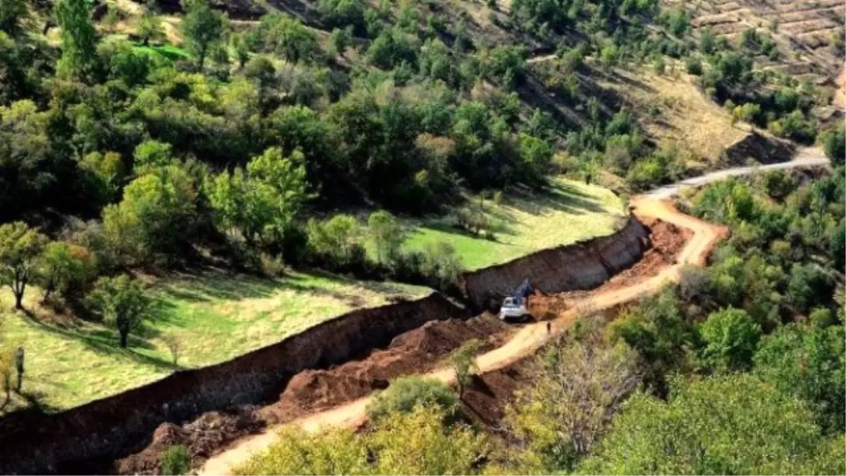 Büyükşehir, Doğanyol\'da Çalışmalarına Devam Ediyor