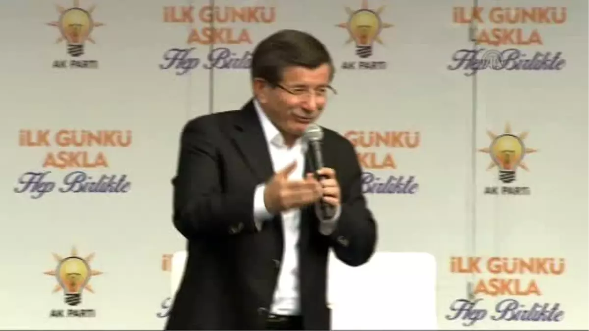 Davutoğlu: "Sizleri Eline Silah Alan Sokak Çapulcularına Teslim Etmeyeceğiz"