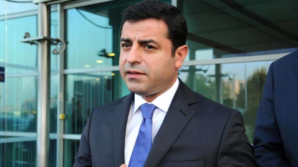 Demirtaş'tan Davutoğlu'na Taziye Polemiğiyle İlgili Eleştiri
