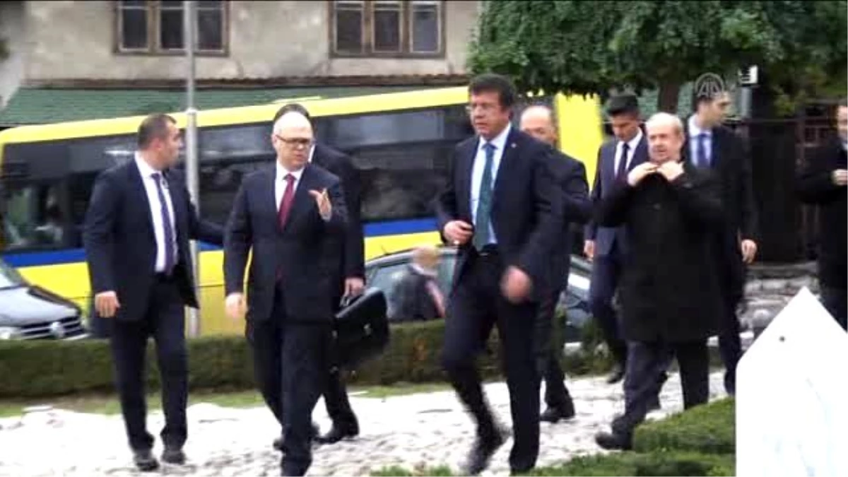 Ekonomi Bakanı Zeybekci "Bilge Kral"In Kabrinde
