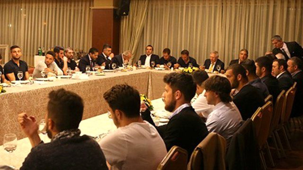 Fenerbahçeli Futbolculardan Aziz Yıldırım\'a Galibiyet Sözü