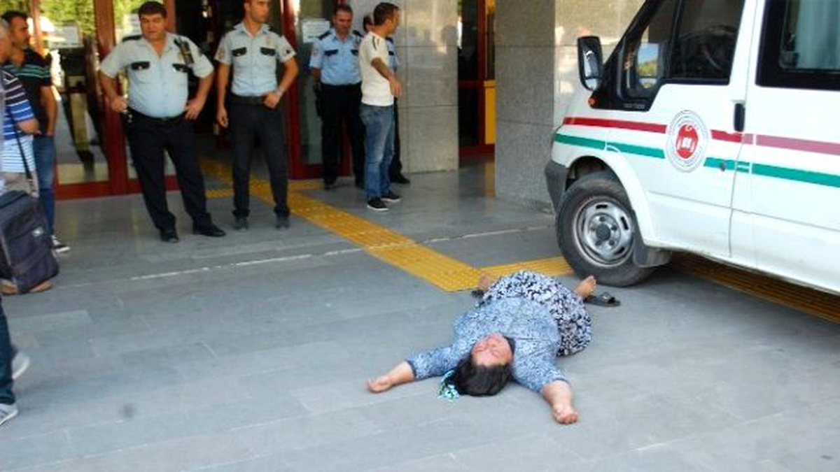 Hırsızlık Zanlılarının Yakınları Basın Mensuplarına Saldırdı