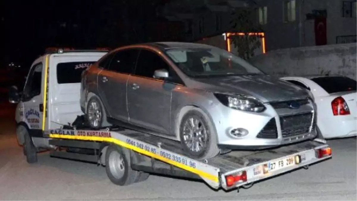 Işid\'in Gaziantep\'teki Depo ve Hücre Evleri, Canlı Bombaların Kullandığı Otomobille Çözüldü