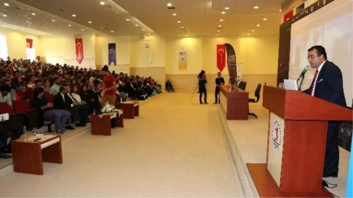 Taşçı, Omü\'de Öğrencilerle Söyleşi Yaptı