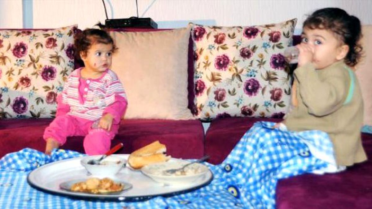 1.5 ve 3 Yaşındaki İki Kardeş Sokağa Terk Edildi, Vatandaş Sahip Çıktı