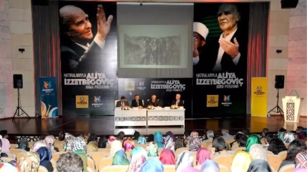 Aliya İzzetbegoviç Konya\'da Anıldı