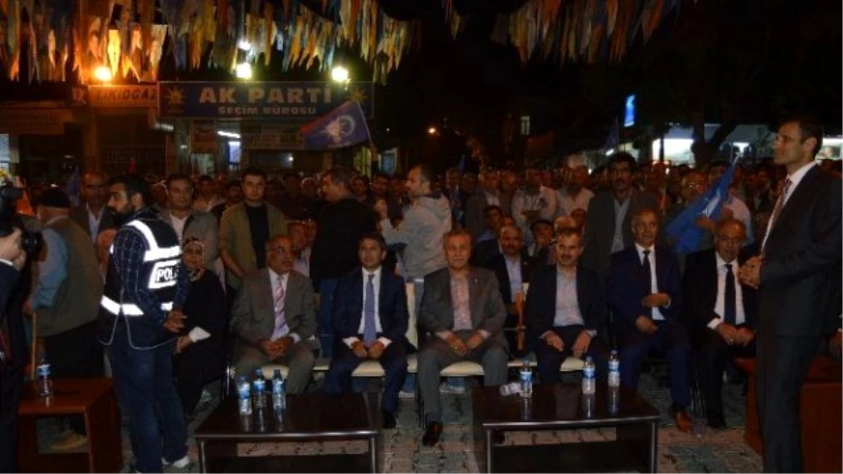 Başbakan Yardımcısı Bülent Arınç, Besni\'de AK Parti Seçim Karargahını Açtı