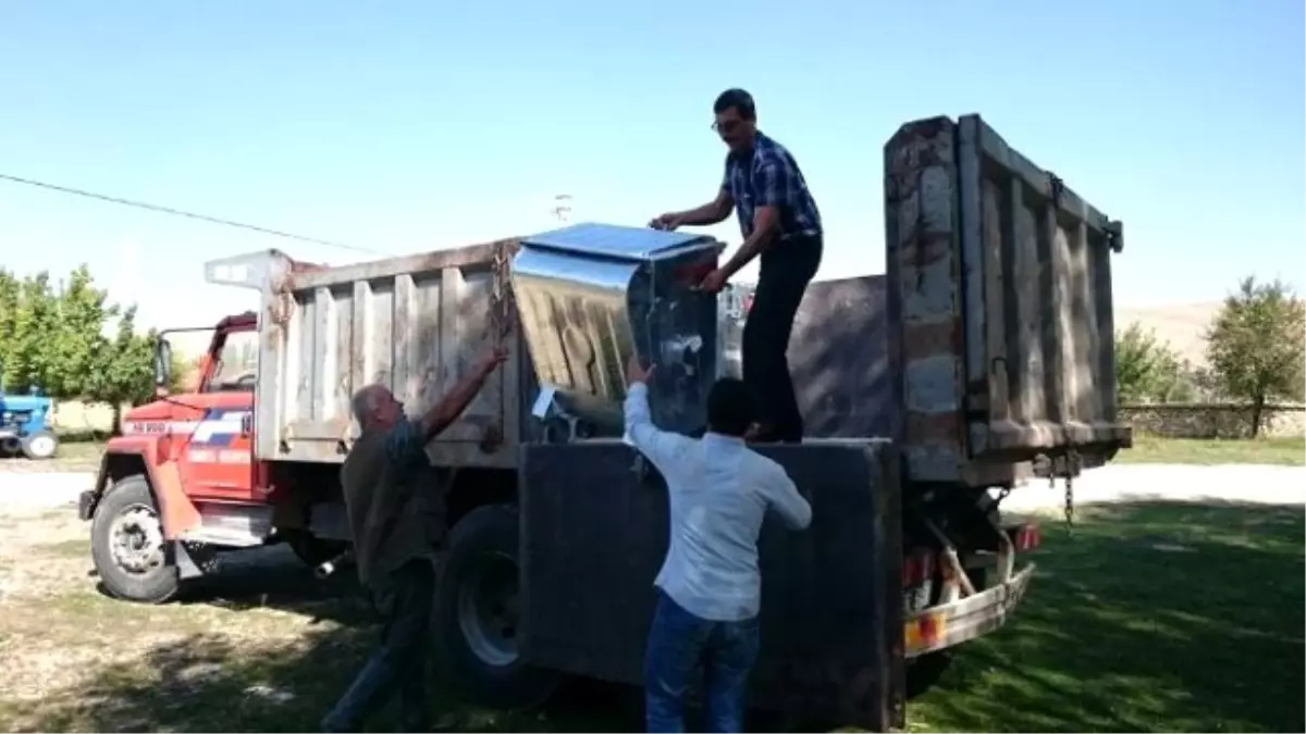 Cihanbeyli'de Çevre Kirliliğine Çöp Konteyneri Çözümü