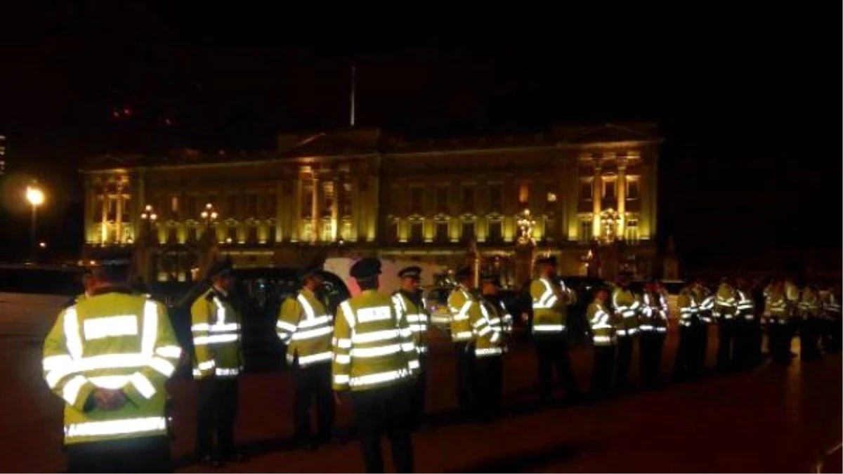 Çin Devlet Başkanı, Londra\'da Protesto Edildi