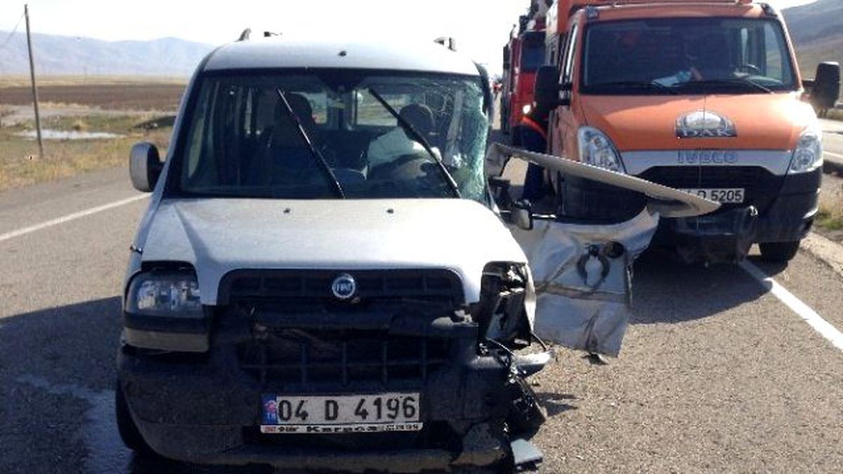 Doğubayazıt\'ta Trafik Kazası: 6 Yaralı
