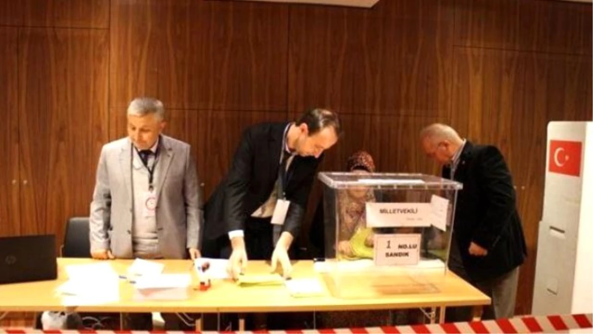 Genel Seçimlere Belçika\'dan Yoğun İlgi