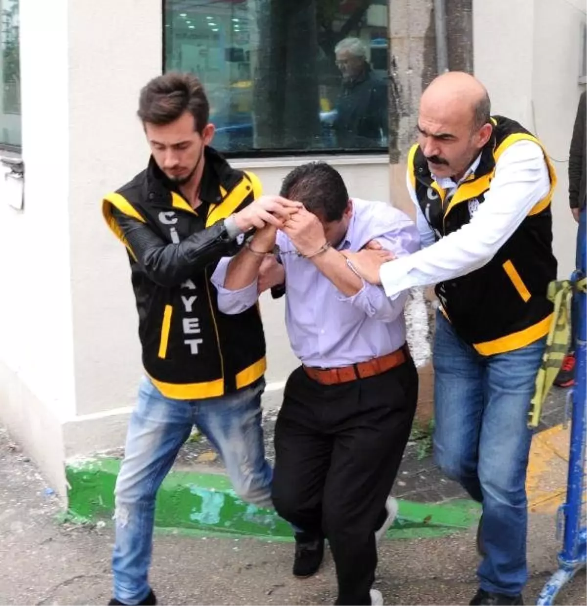 Hastane Önünde Kıskançlık Cinayetinde Baba- Oğul Öldürüldü (2)