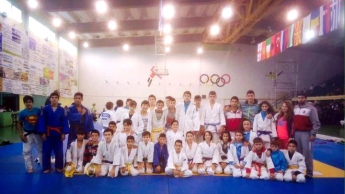 Kağıtsporlu Judoculara Yunanistan\'dan 20 Derece ile Döndü