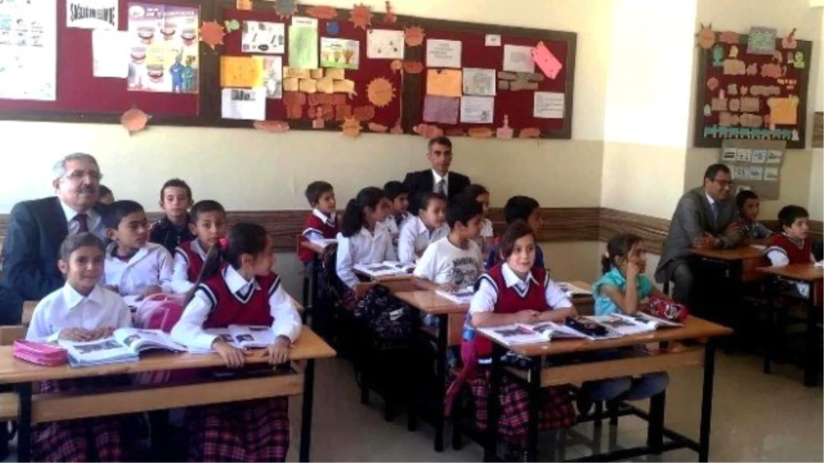Kaymakam Sarıfakıoğlu\'ndan Okullara Ziyaret