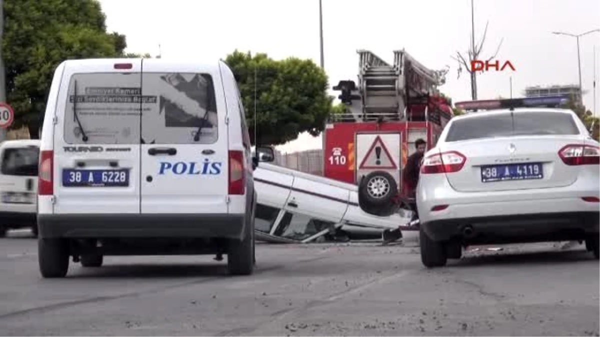 Kayseri - Takla Atan Otomobilden Hafif Yaralı Çıktı, Masraftan Yakındı