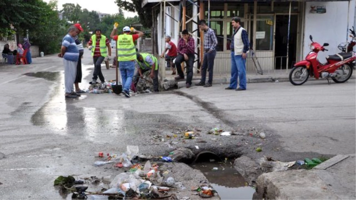 Kırıkhan\'da Temizlik Çalışmaları Son Sürat