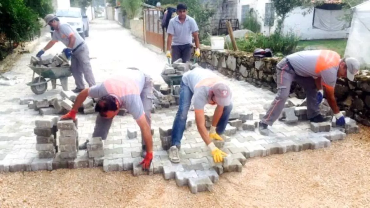 Kırsaldaki Mahallelerin Yolları Çözüme Kavuşuyor