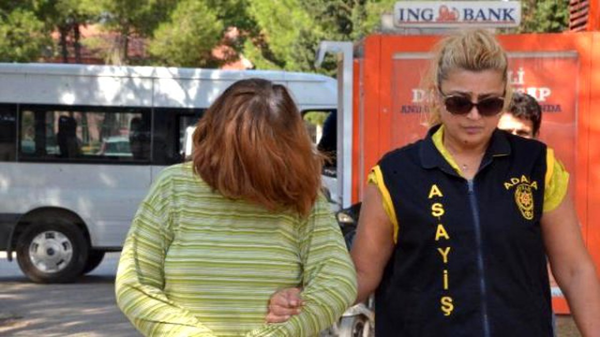 Kızına Fuhuş Yaptırırken Yakalandı