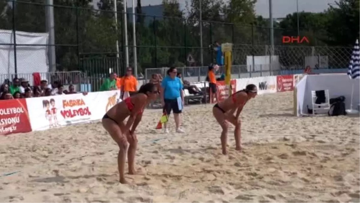 Plaj Voleybolunda Türkiye Mağlubiyetle Başladı