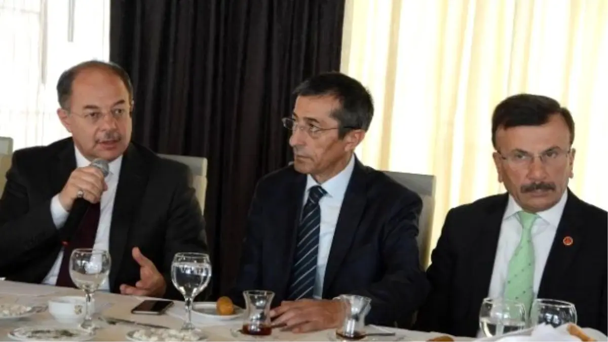 Prof. Dr. Akdağ, Gazeteciler Günü\'nde Gazetecilerle Biraraya Geldi