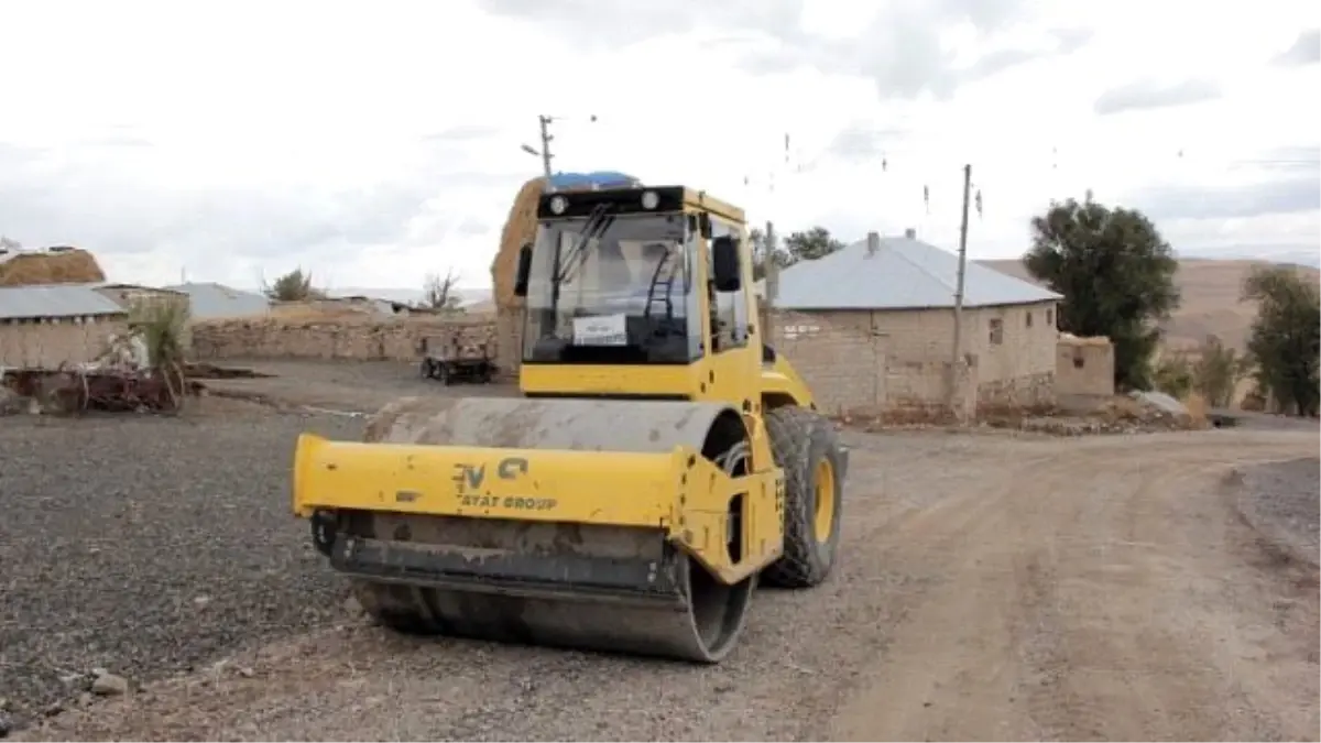 Van Büyükşehir Belediyesi\'nden Yol Yapım Çalışması