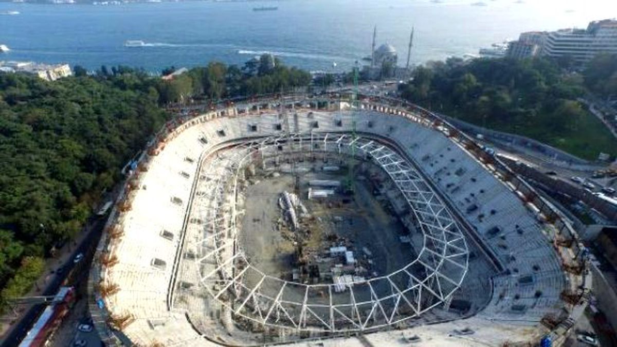 Vodafone Arena\'da Çatı Çelik İskeleti Yükselmeye Başladı