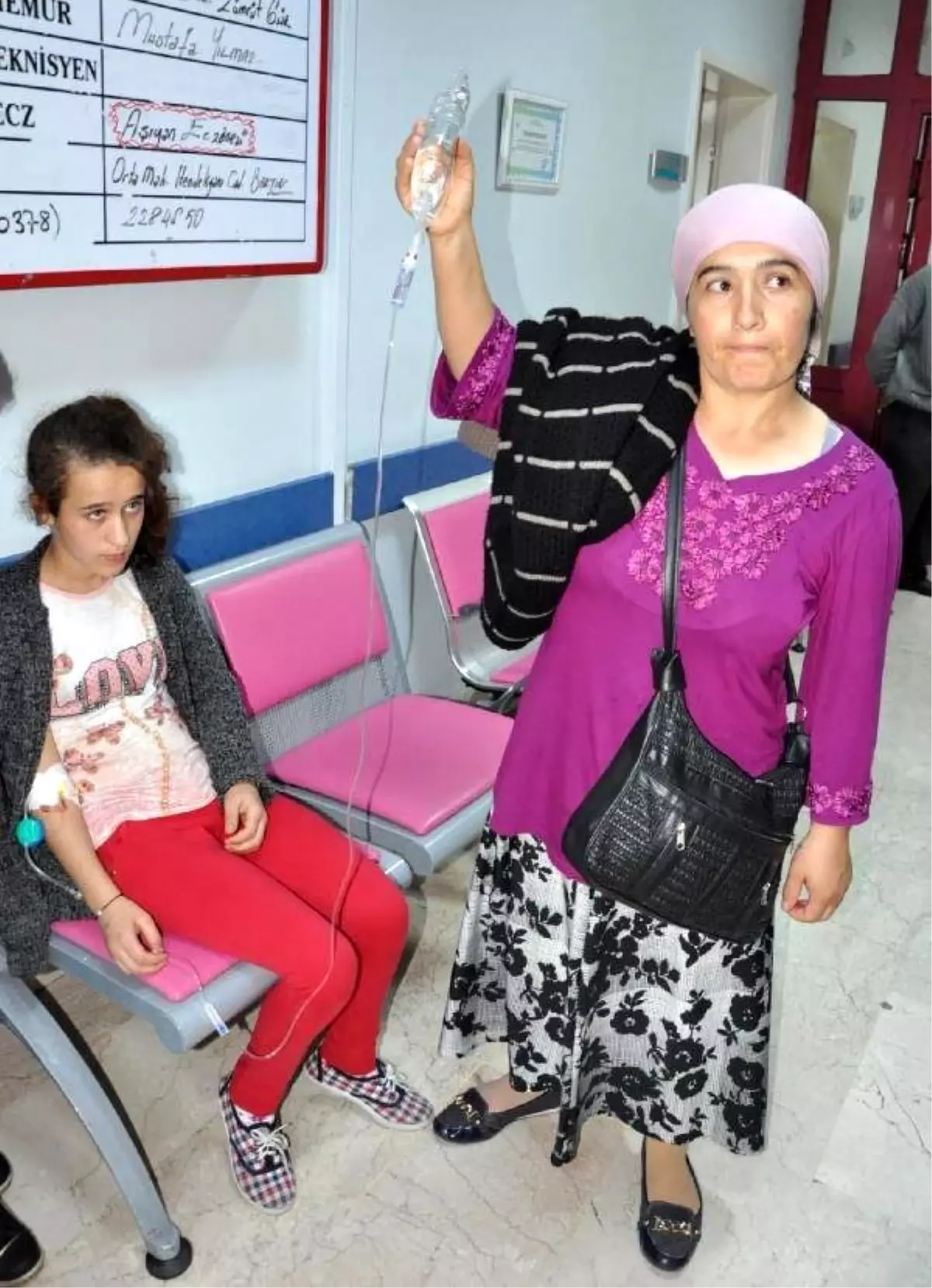 Bartın\'da 145 Öğrenci Yemekten Zehirlendi