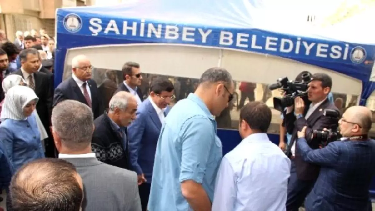 Başbakan Davutoğlu, Gaziantep\'te