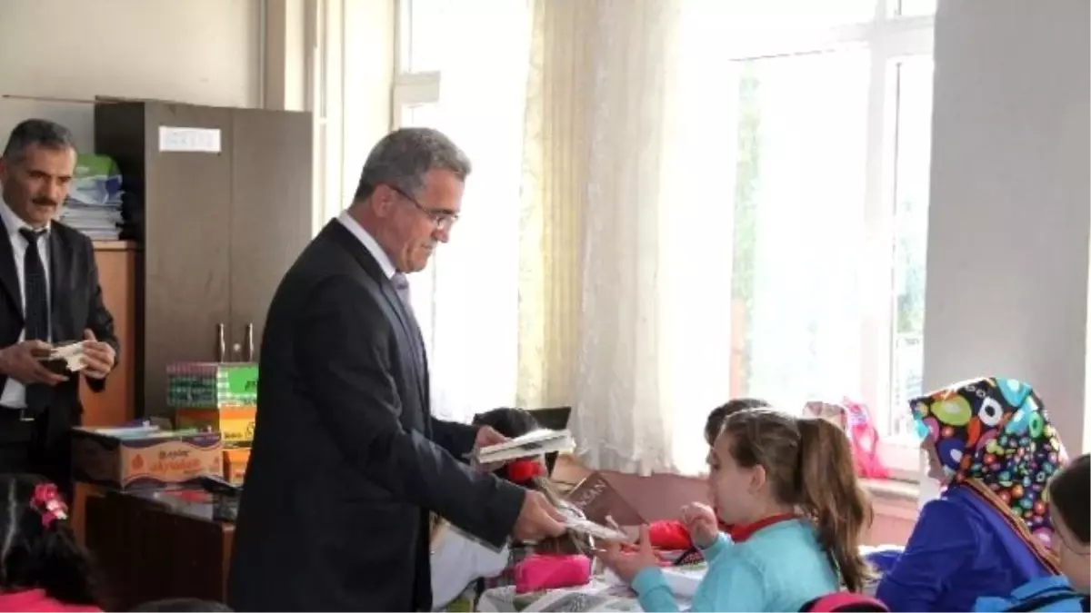 Başkan Akcan\'dan Konuralp İlköğretim Okuluna Ziyaret