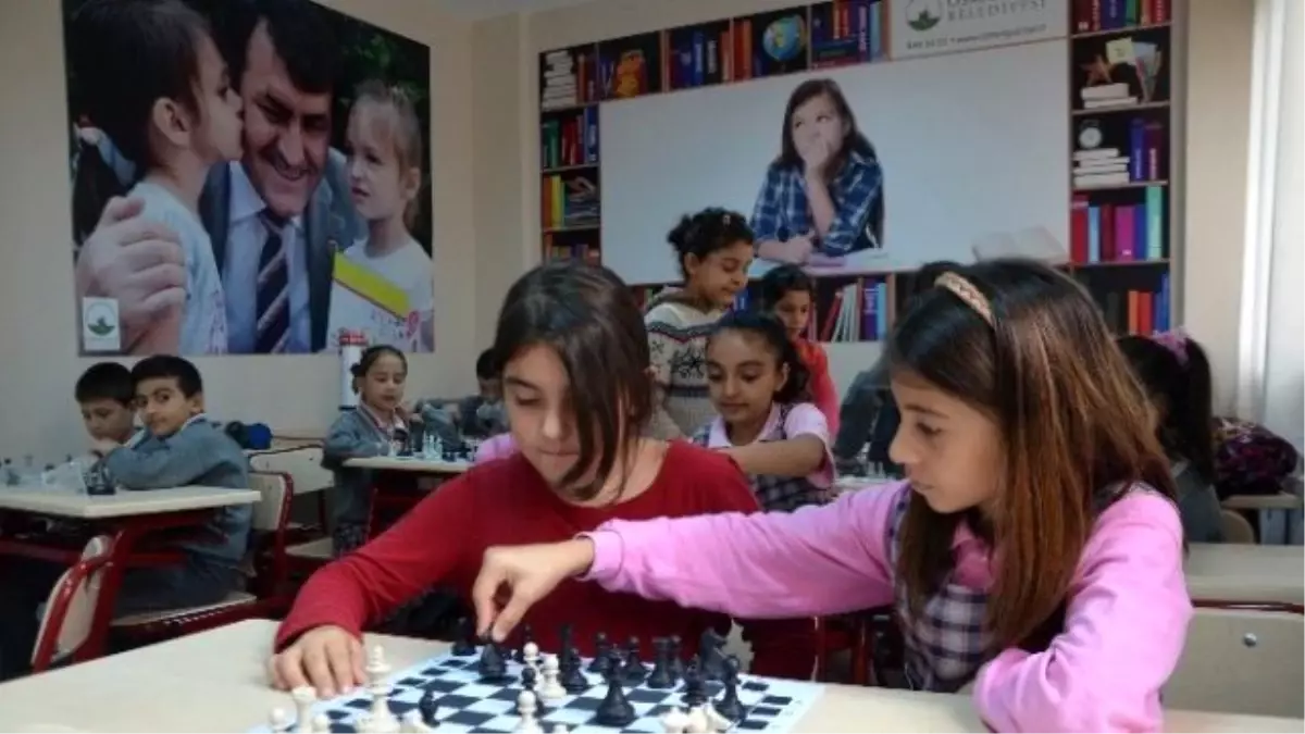 Çocuklara Ücretsiz Satranç Kursu