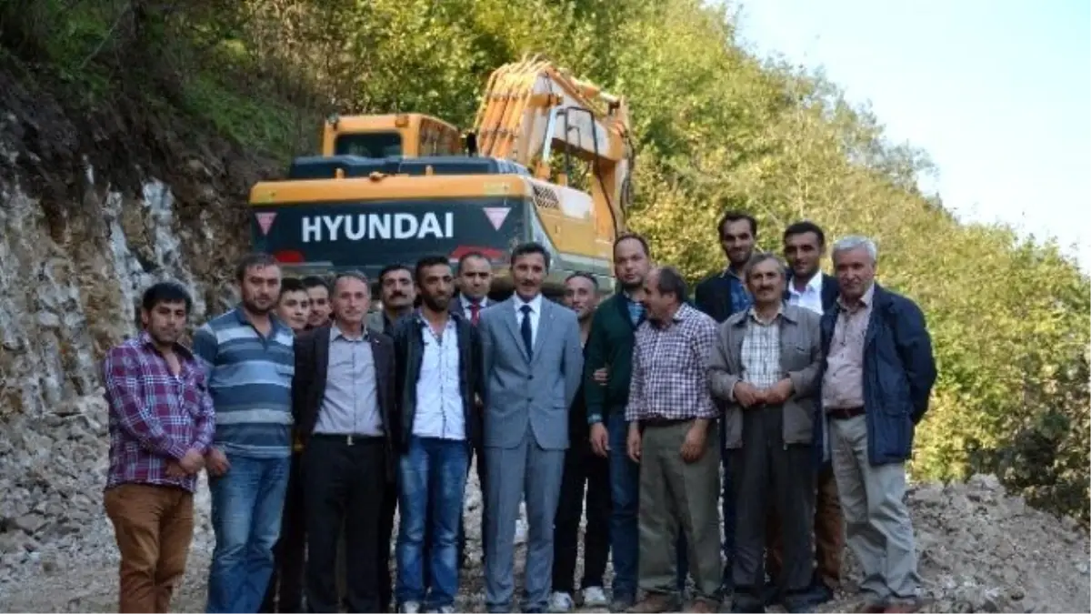 Derinçay Aratepe\'de Vatandaşlar Yola Kavuşuyor