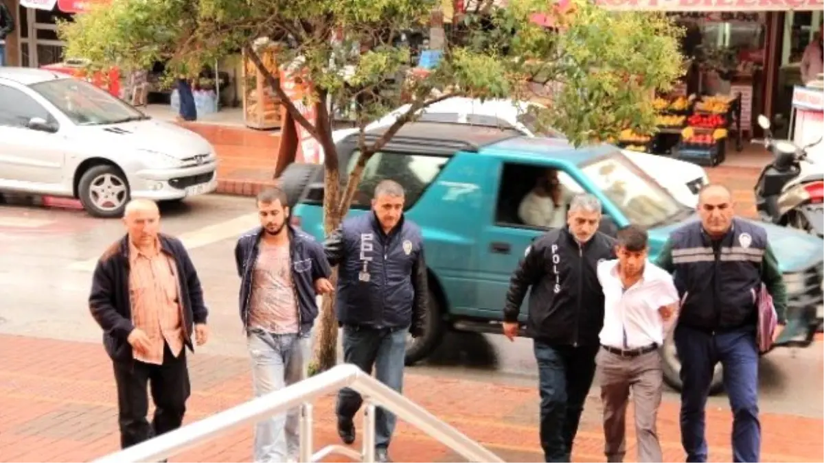 Gasp ve Hırsızlık Zanlıları Polise Yakalandı