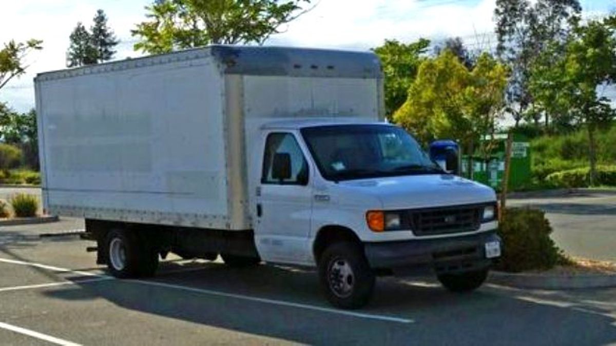 Google Mühendisi Kamyonda Yaşıyor