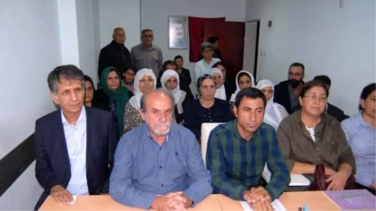 Hdp\'li Kürkçü: Adalet Bakanı, Sırıtma Önündeki Dilekçeyi İmzala