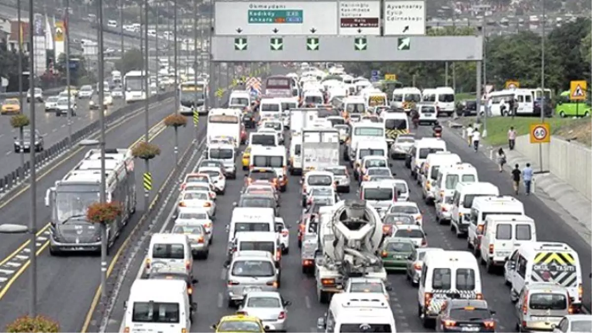 İstanbul\'da Yarın Bazı Yollar Trafiğe Kapatılacak