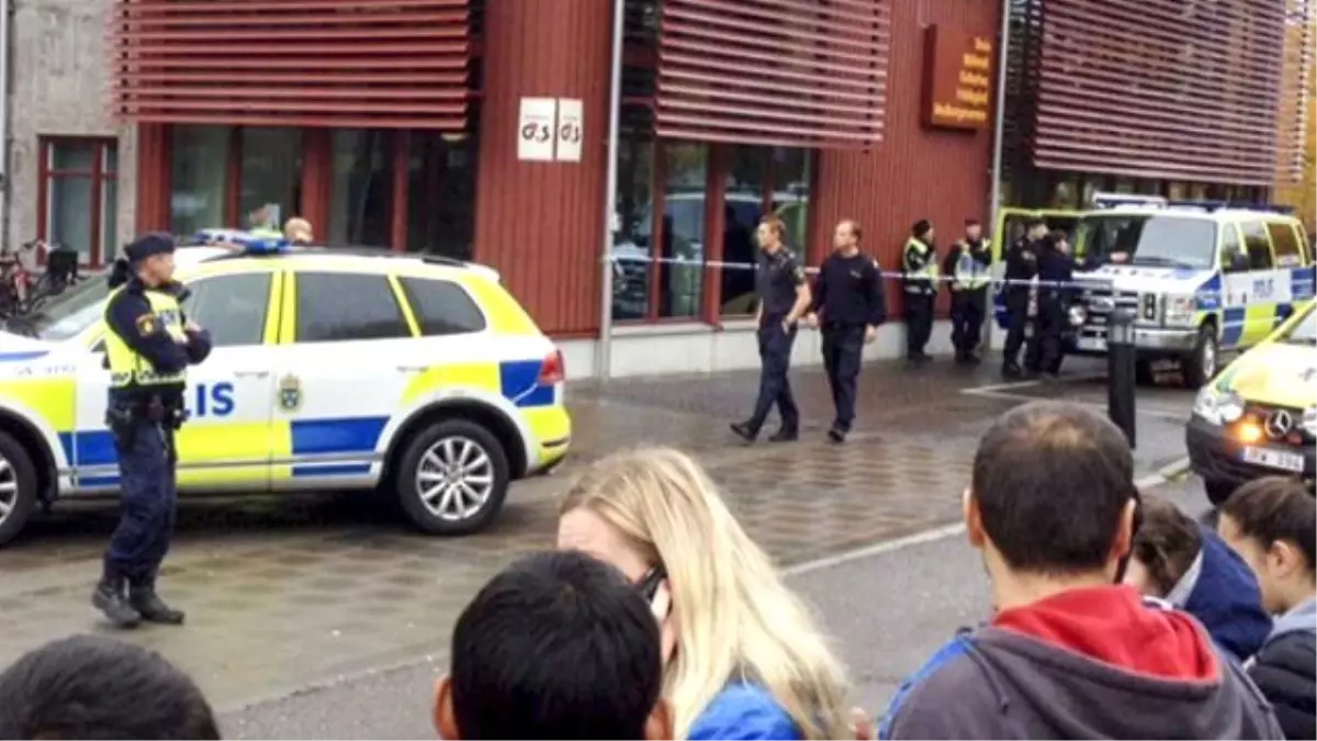 İsveç\'te Okulda Kılıçlı Saldırıda 1 Öğretmen Öldü