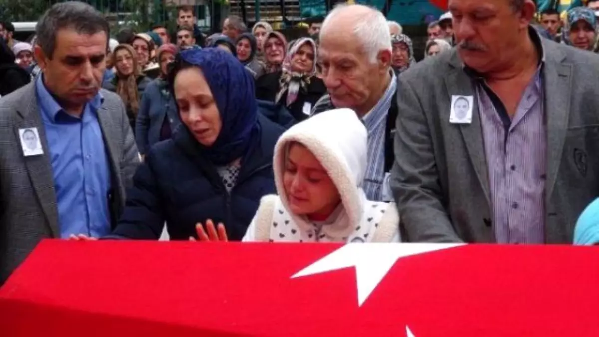 Kalp Krizinden Ölen Polis Memuru Son Yolculuğuna Uğurlandı