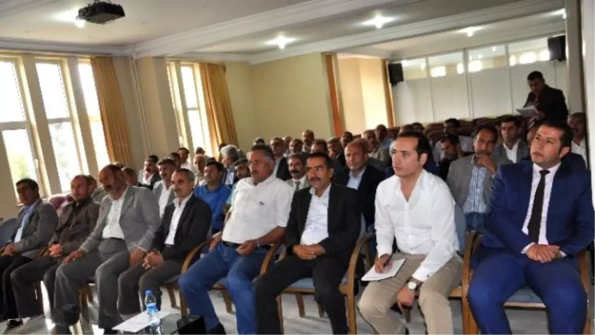 Kaymakam Safitürk Muhtarlarla Bir Araya Geldi